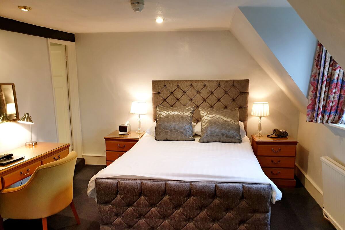 Classic Double Room, Ensuite (Main House.)