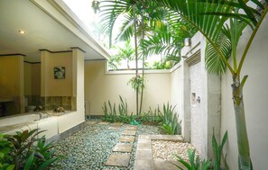 Villa, 1 Bedroom | Bathroom | Separate bathtub and shower, deep-soaking bathtub, rainfall showerhead - Natah Bale Villas (Denpasar)