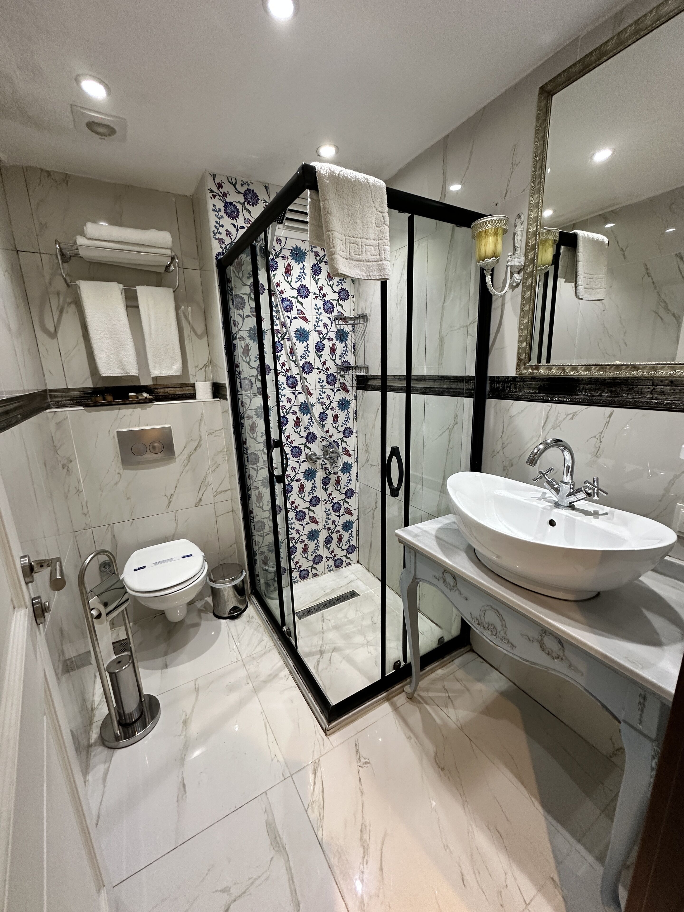 superior room | bathroom | shower, free toiletries, hair dryer, slippers