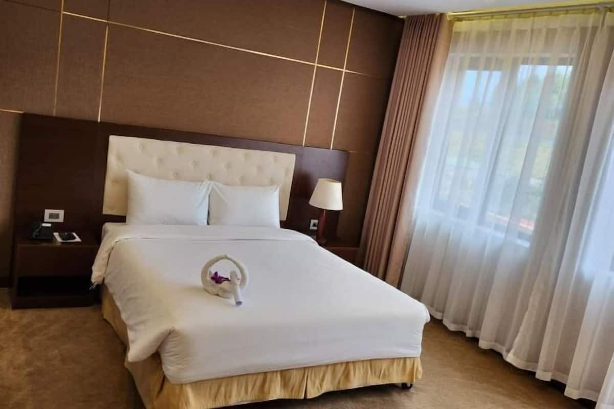 1 slaapkamer, een minibar, een kluis op de kamer, een bureau