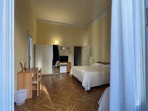 Double or Twin Room | In-room safe, desk, blackout drapes, soundproofing - Alle Torri (Bologna)