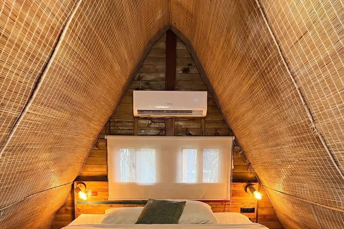 Tent | Free WiFi, bed sheets