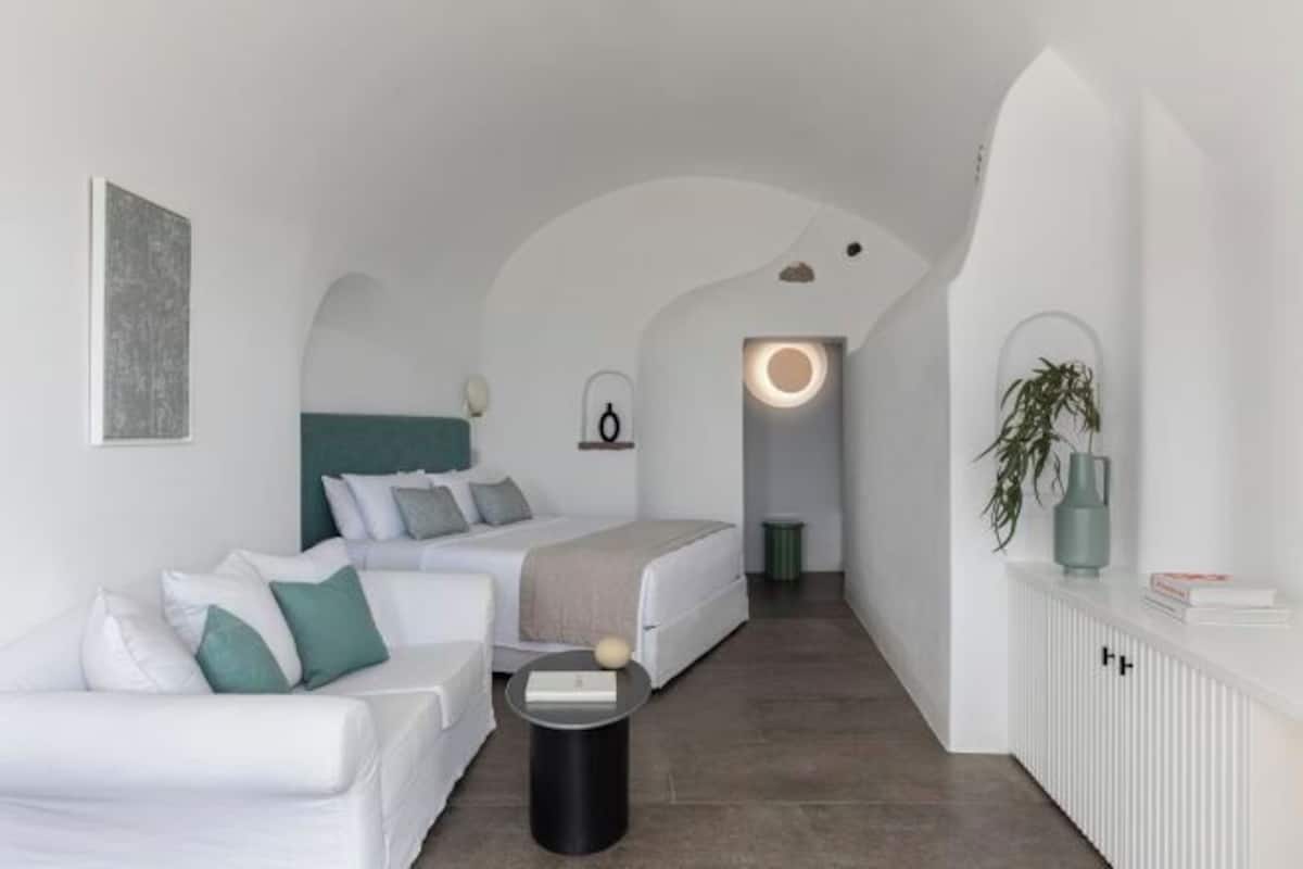 Hochwertige Bettwaren, Minibar, Zimmersafe, individuell dekoriert