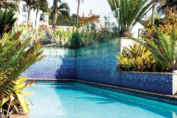 3 buitenzwembaden, parasols voor strand/zwembad