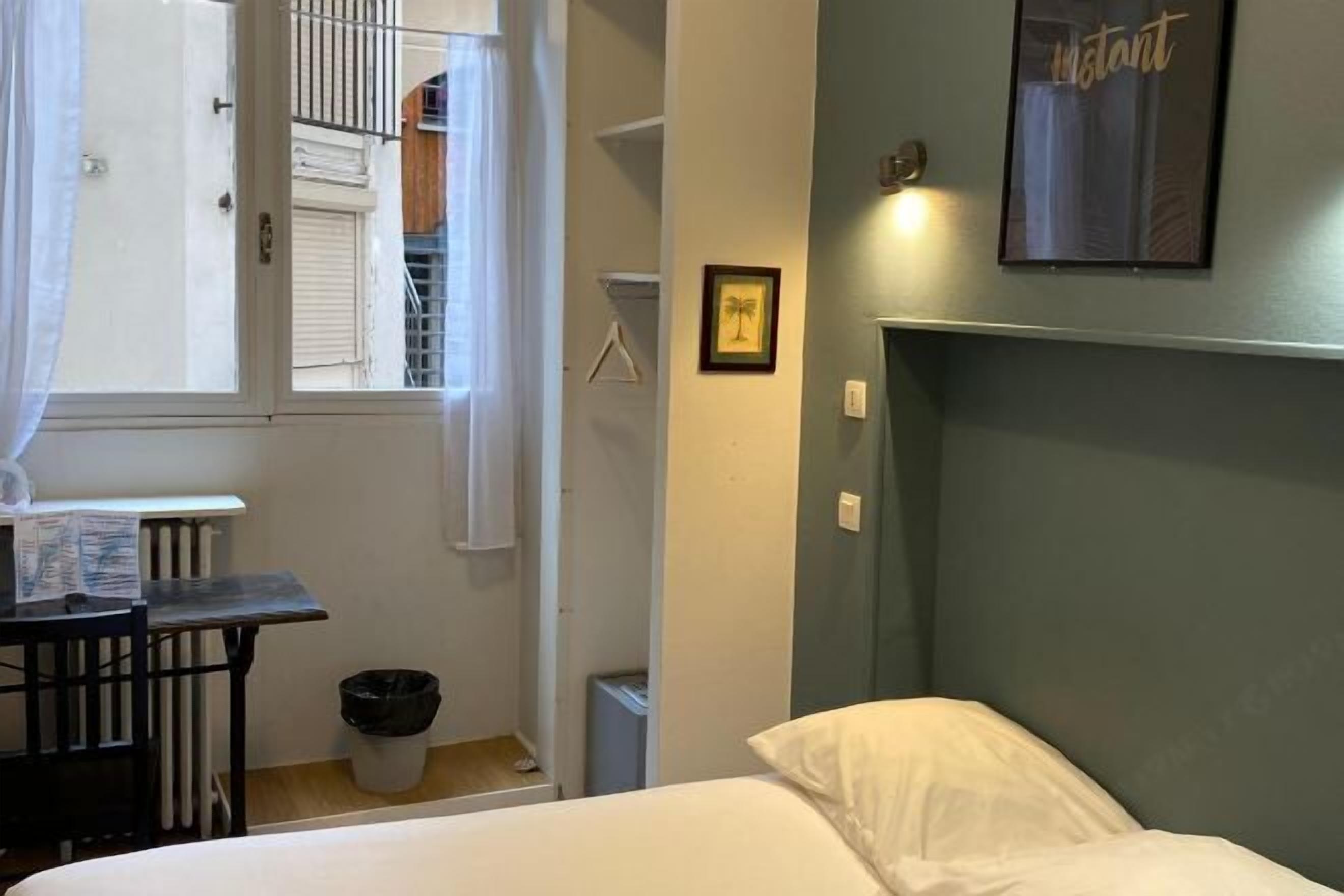 Luxe beddengoed, een kluis op de kamer, individueel gemeubileerd