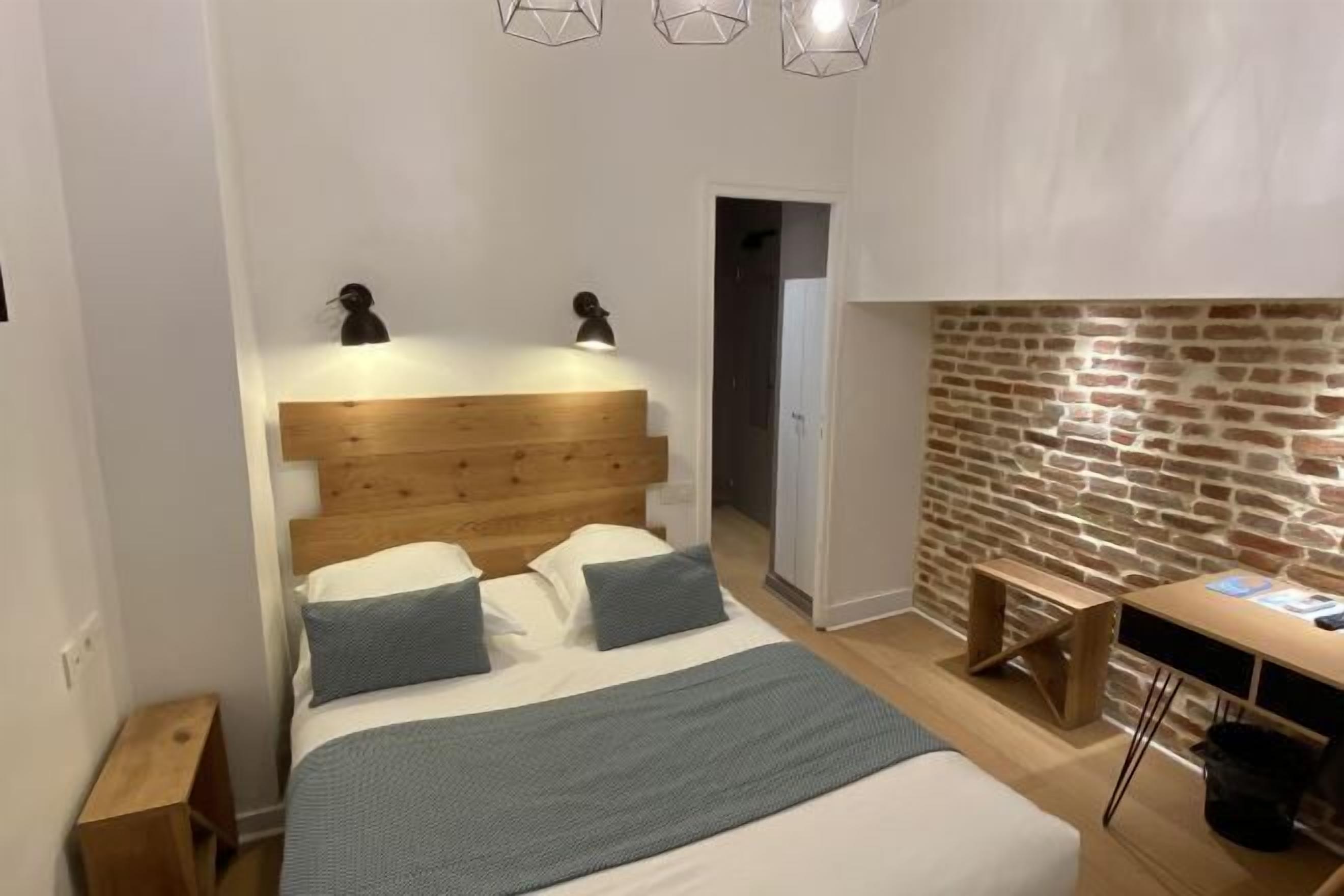 Premium bedding, in-room safe, individually furnished, desk