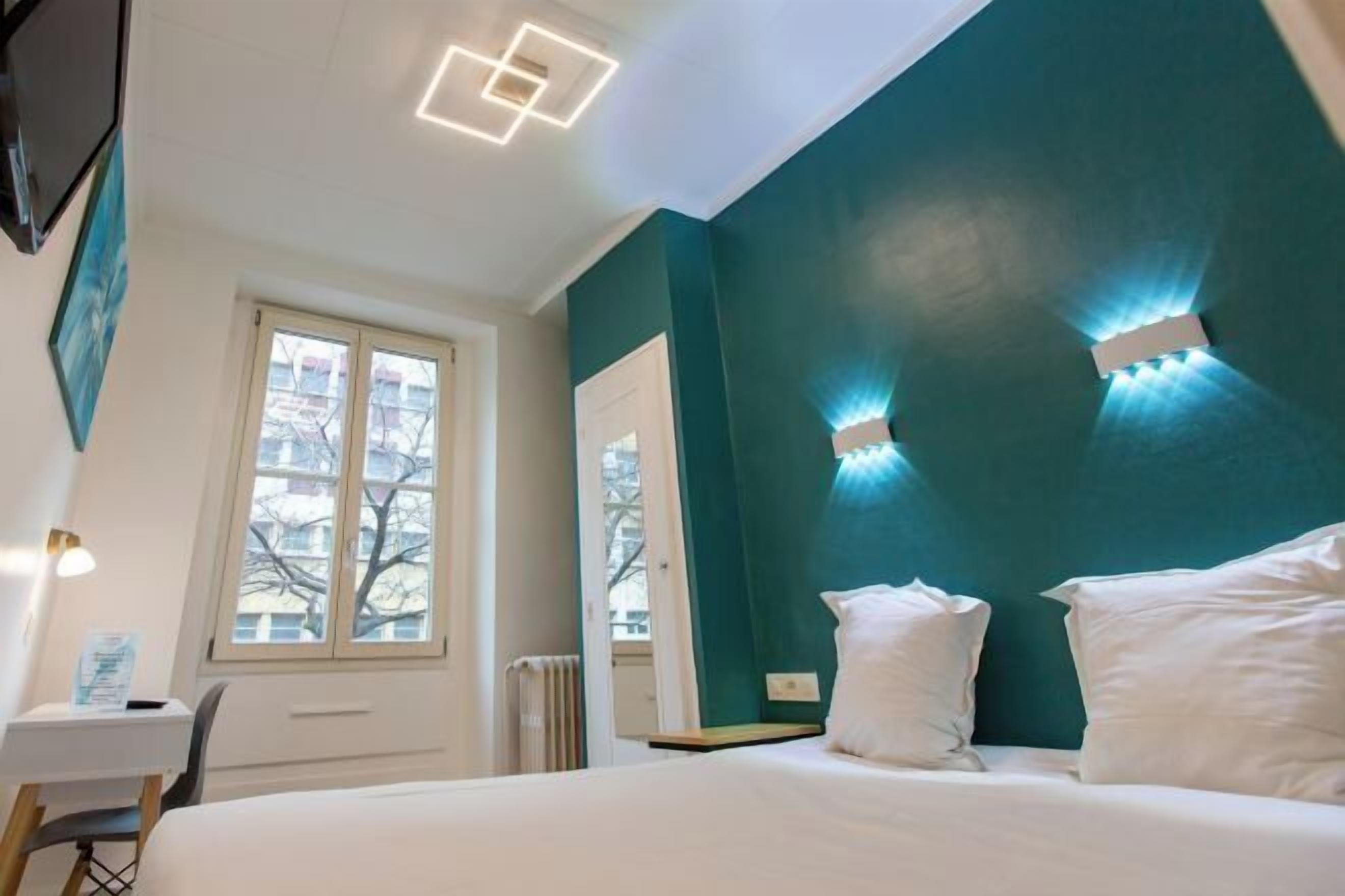 Luxe beddengoed, een kluis op de kamer, individueel gemeubileerd