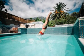 Outdoor pool - Villa Viva Hostel (Cape Town)