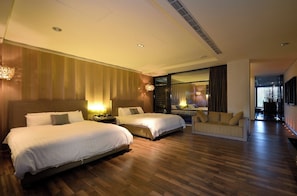 Habitación cuádruple Deluxe | Wifi gratis y ropa de cama