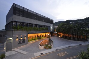 واجهة المنشأة