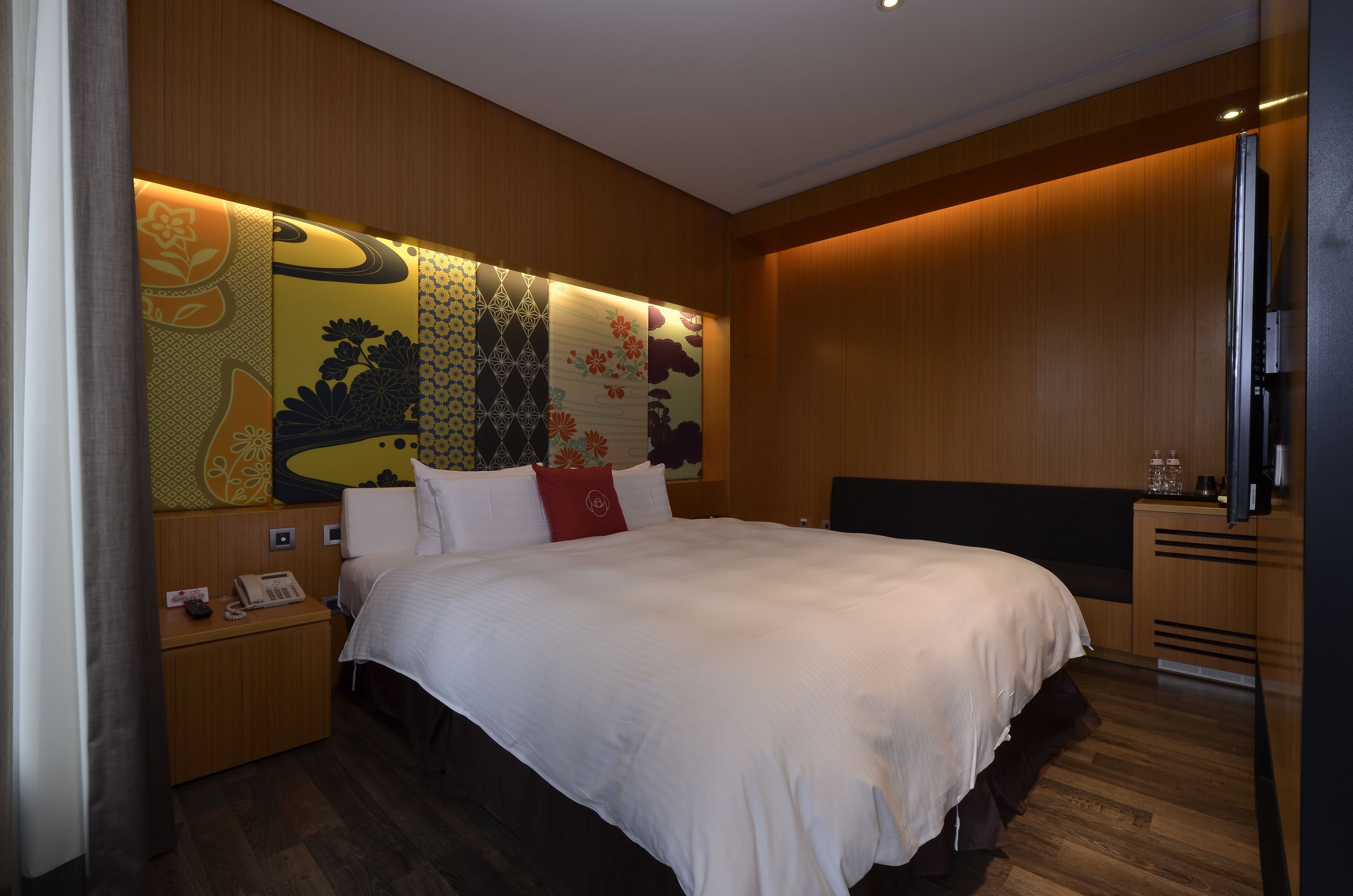 superior double room | living area | lcd tv