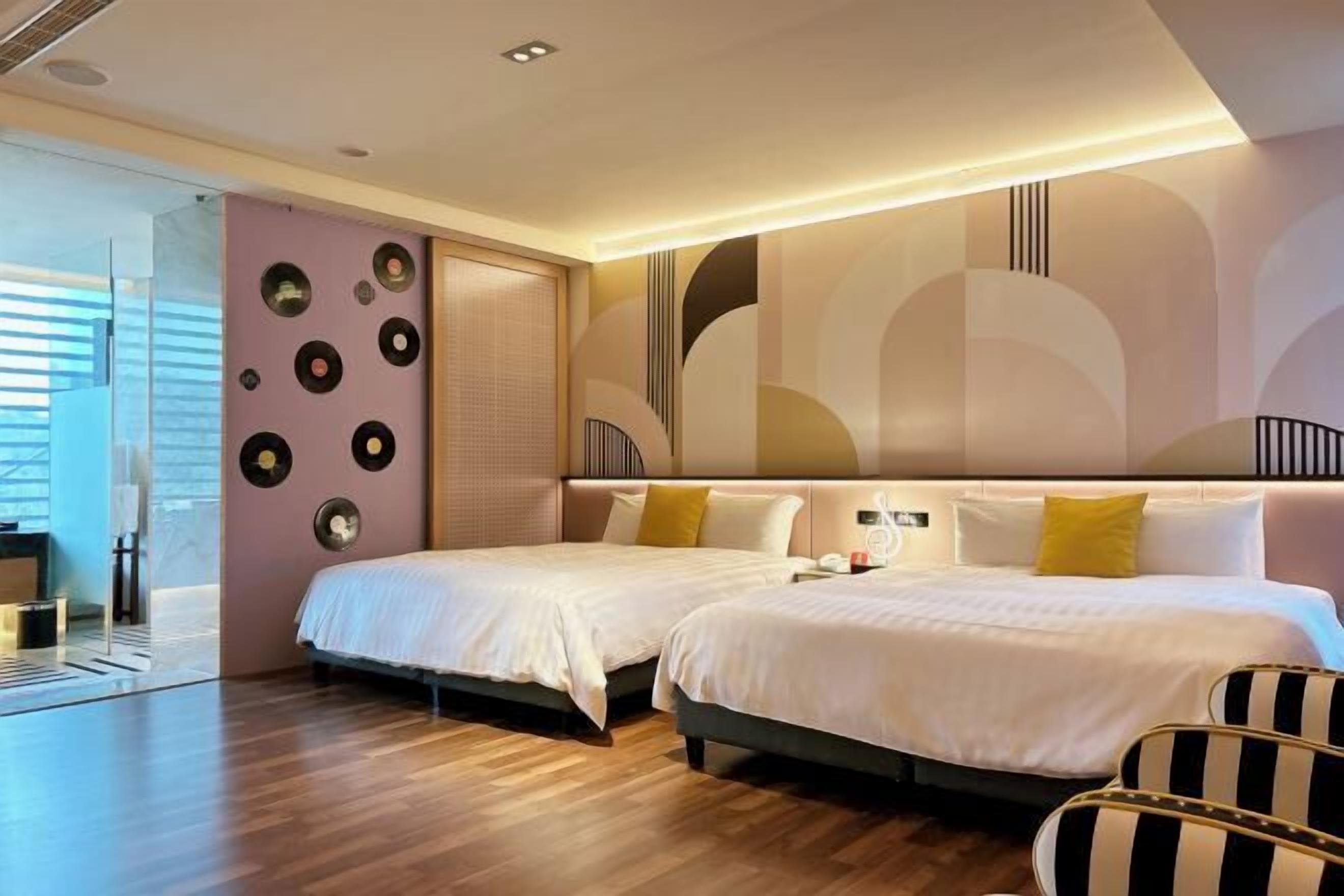 أسرّة أطفال/رضّع (مجانًا) وواي فاي مجانًا وملاءات أسرّة