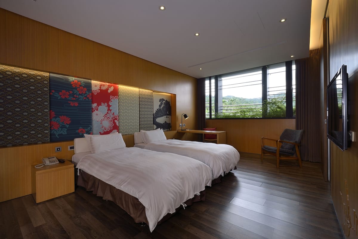 Superior Twin Room | Free WiFi, bed sheets