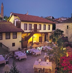 Terrace/patio - Tekeli Konakları (Antalya)