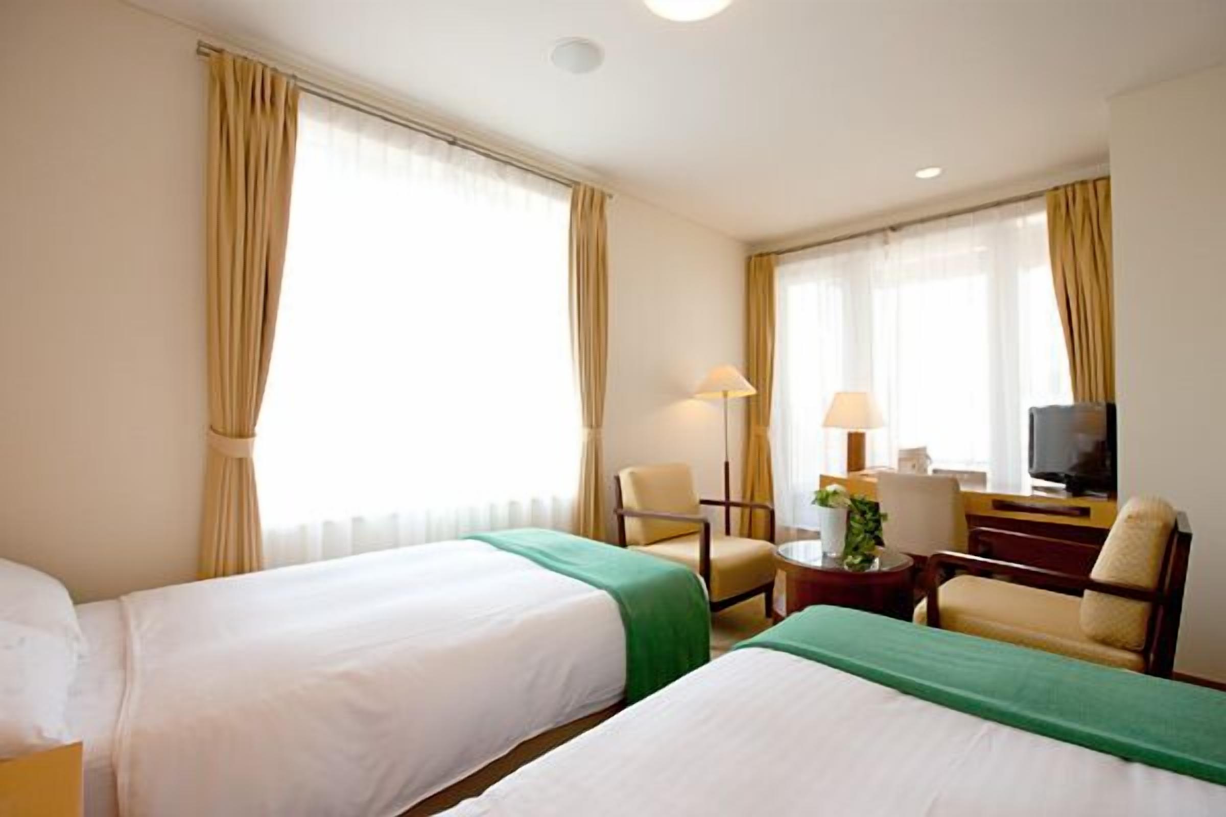 26-inch lcd tv with satellite channels, tv