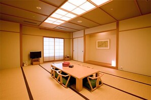 26-inch LCD TV with satellite channels, TV - Hotel Kitano Plaza Rokkoso (Kobe)