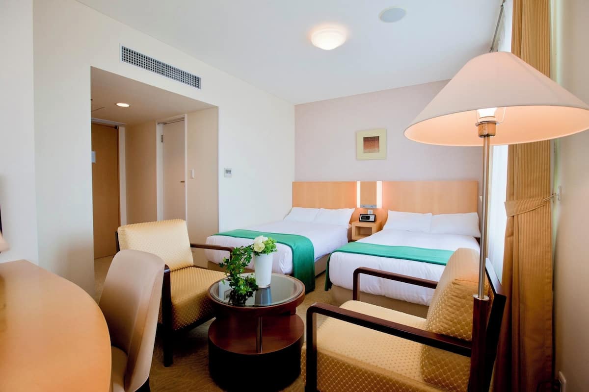 Deluxe Twin Room, Non Smoking | Desk, laptop workspace, iron/ironing board, free WiFi