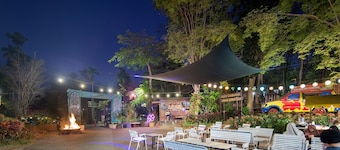 Royal Caravan Hotel Trawas