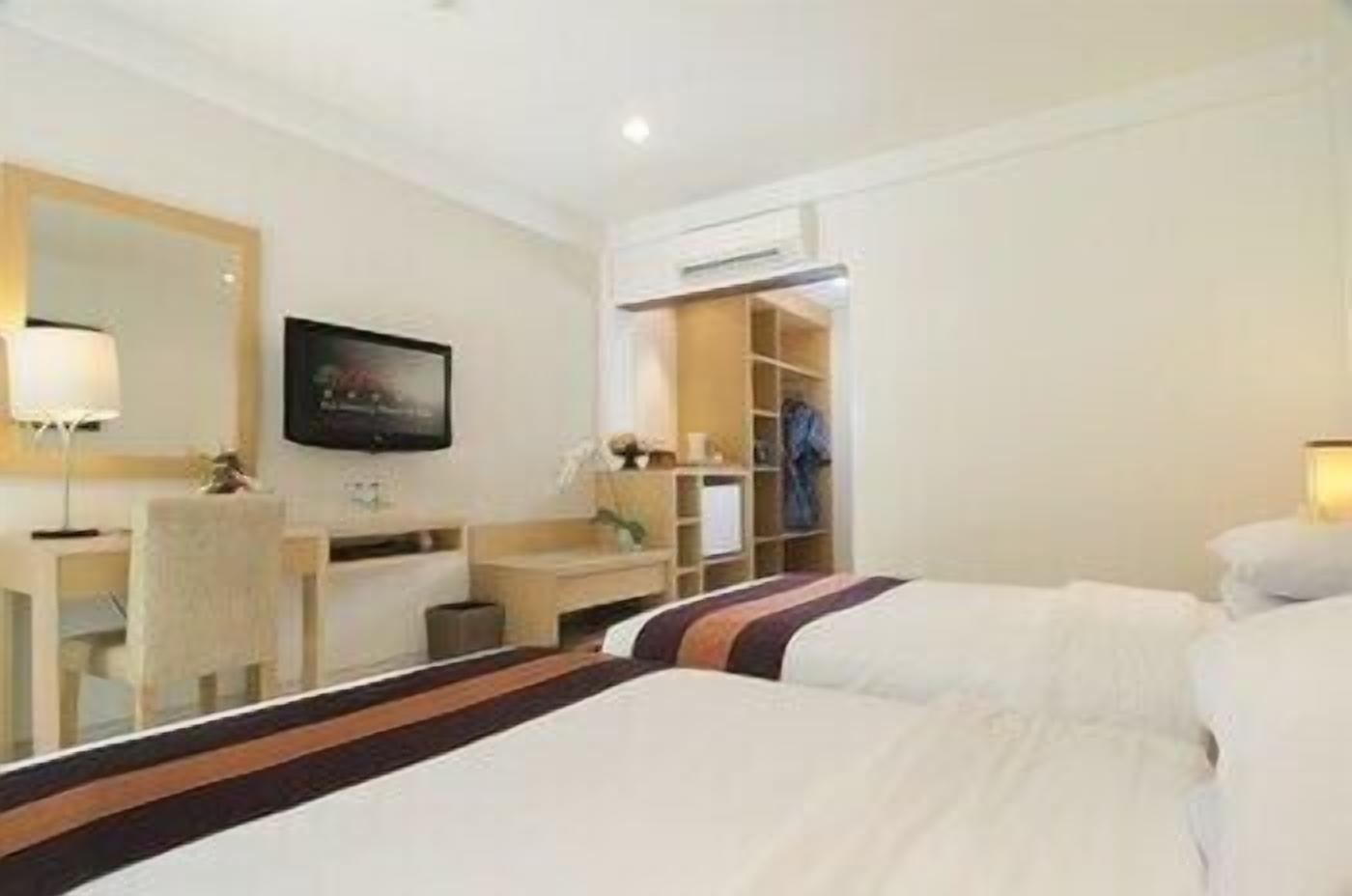 Minibar, värdeförvaringsskåp på rummet och individuell inredning