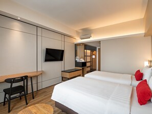 1 bedroom, in-room safe, desk, laptop workspace