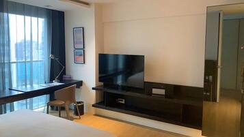 Studio Executive | 2 bedrooms, in-room safe, desk, soundproofing