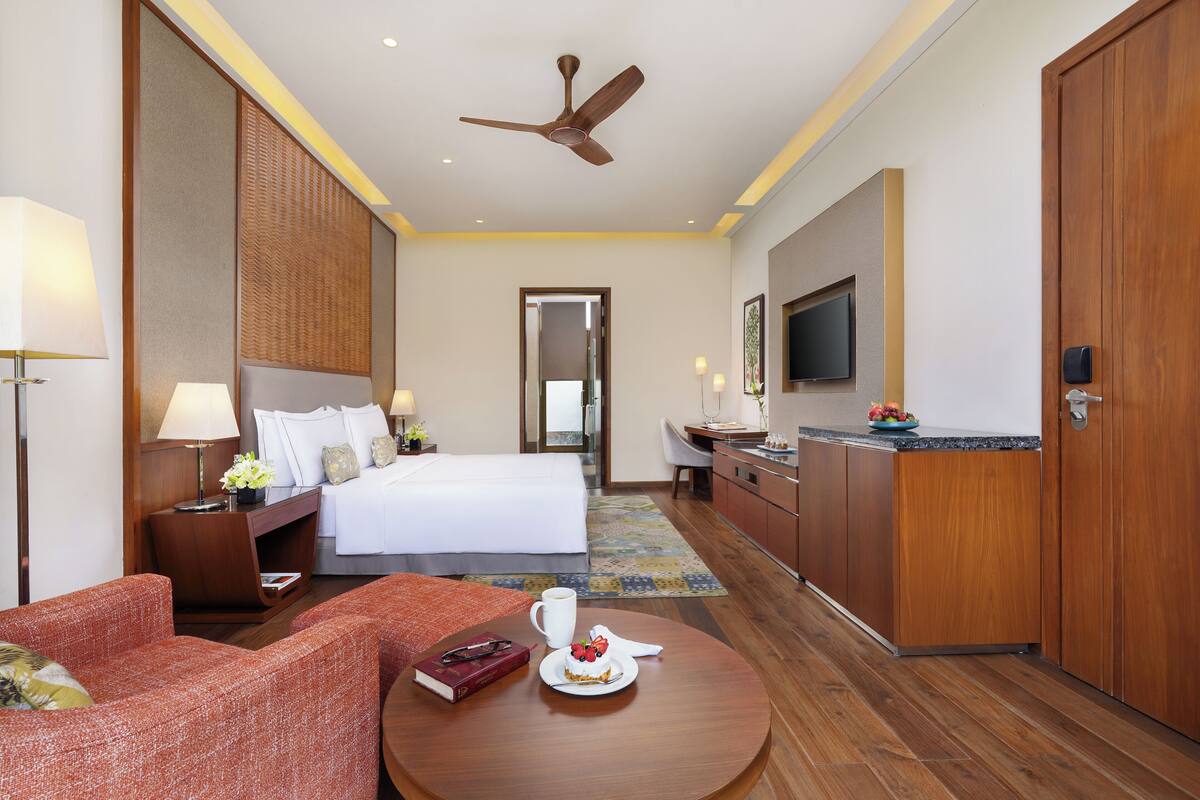 Minibar, in-room safe, desk, blackout curtains