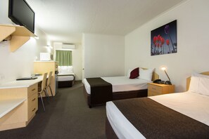 Standard Family Room | Desk, iron/ironing board, free WiFi, bed sheets - Coral Sands Motel (Mackay)