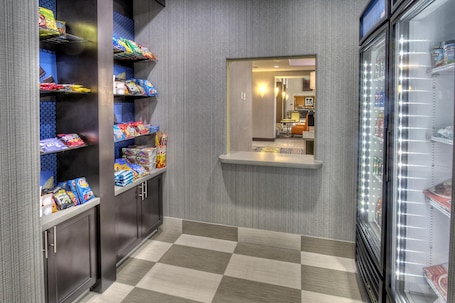 Snackbar. Hampton Inn & Suites Ada