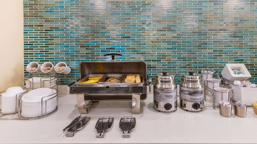 La Quinta Inn & Suites by Wyndham Artesia