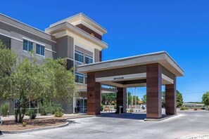 Exterior - La Quinta Inn & Suites by Wyndham Artesia (Artesia)
