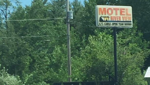 Exterior - River View Motel (Alton)