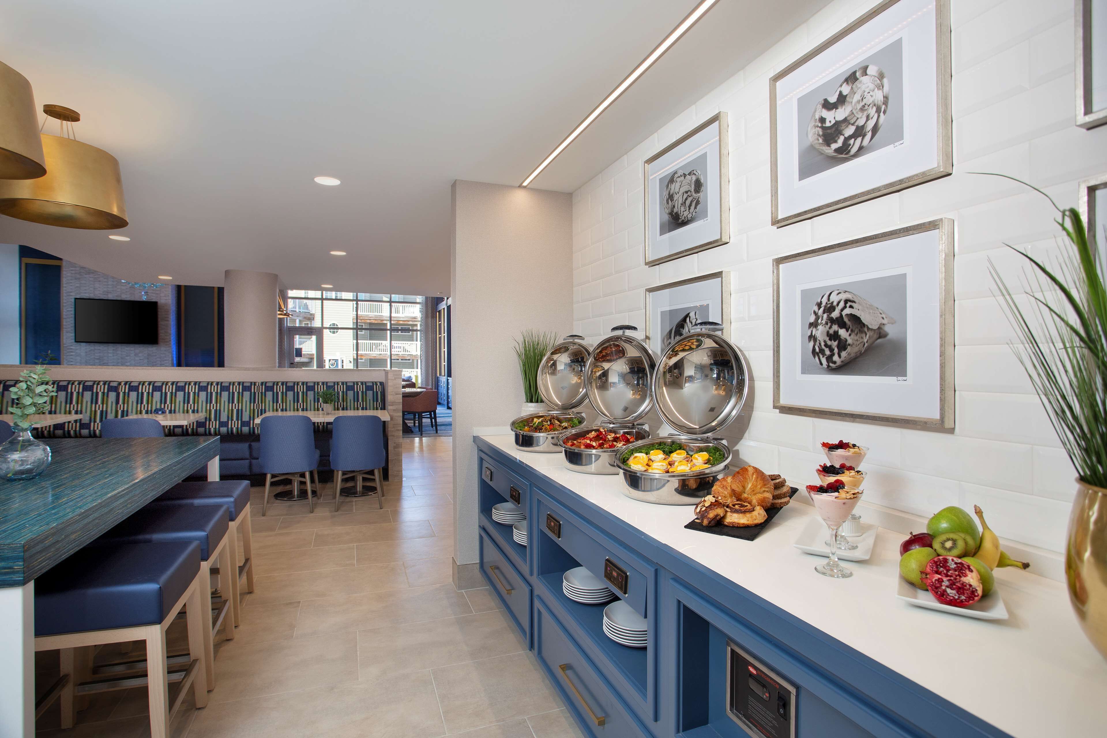 daily full breakfast for a fee