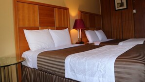 Standard Room, 2 Double Beds | Soundproofing, free WiFi - Plaza Motel (Penticton)