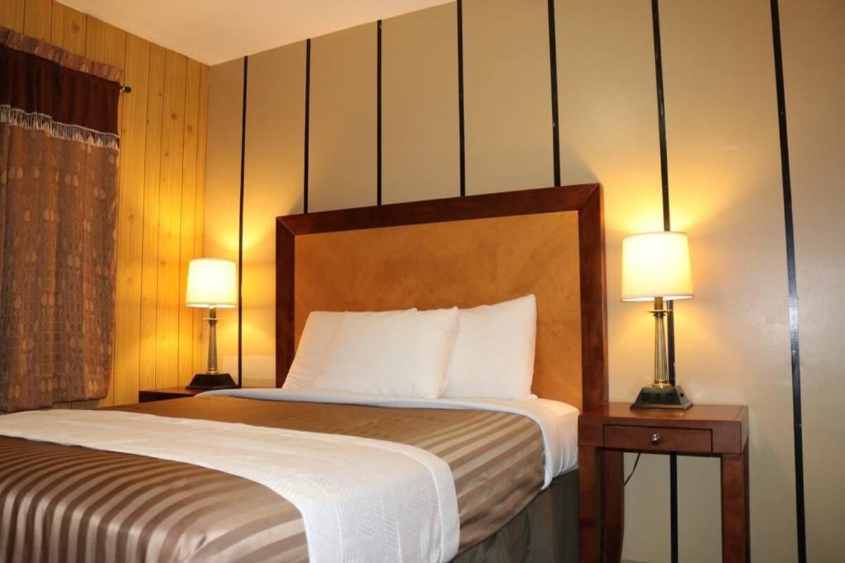 Suite, 1 Bedroom, Kitchen | Soundproofing, WiFi (free)