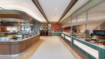 4 restaurantes, café da manhã, culinária italiana