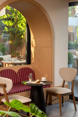 Terrace/patio - Sherwood Premio Hotel (Antalya)