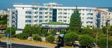 1 bedroom, premium bedding, free minibar items, individually decorated