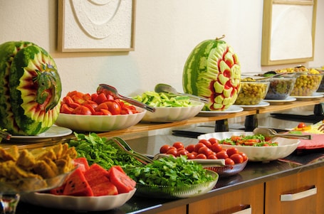 Desayuno (TRY 35 por persona)