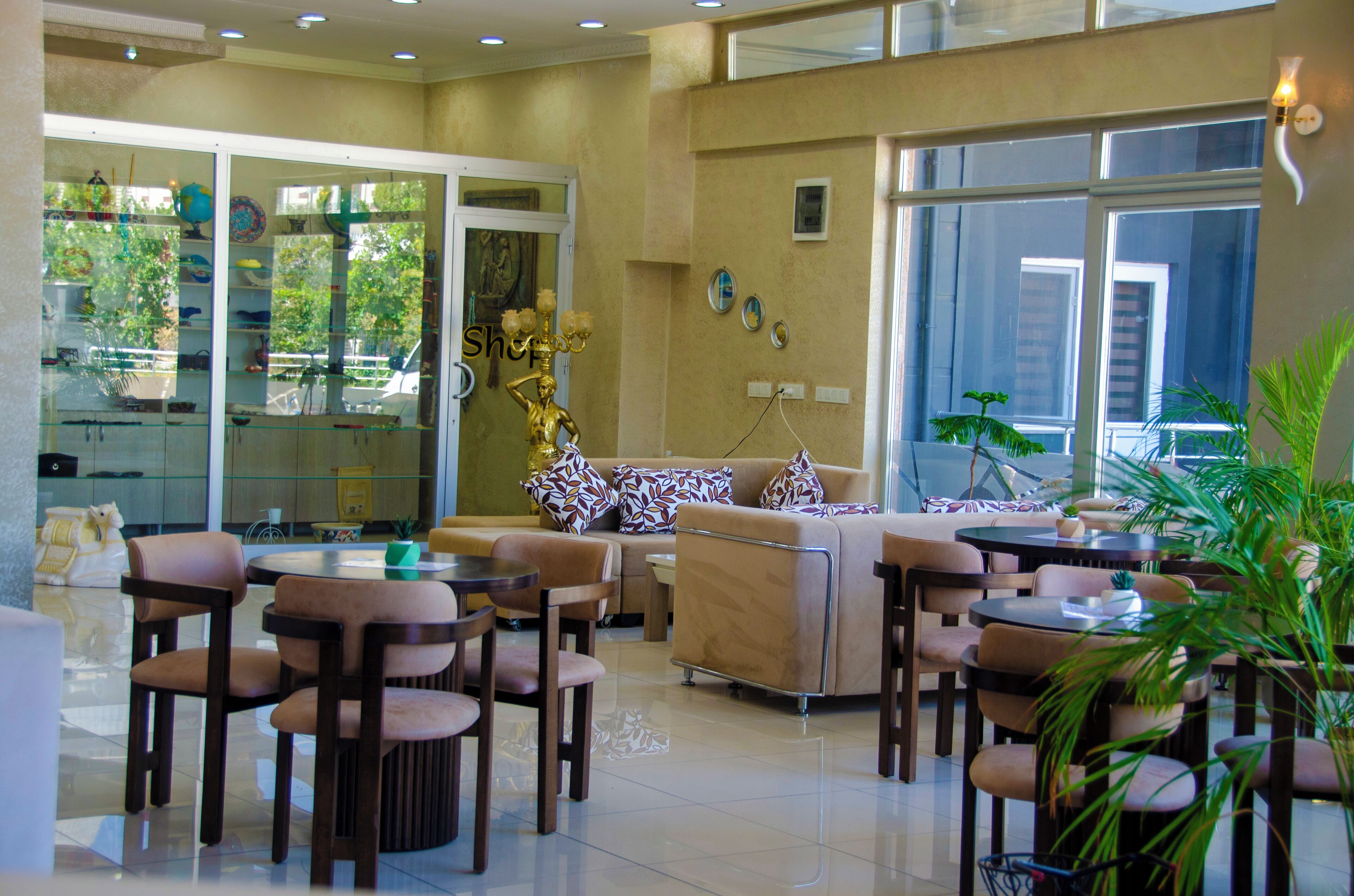 Breakfast, lunch, dinner served; local cuisine, garden views 