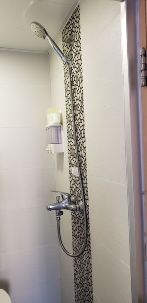 Chambre Double Deluxe, 1 lit double, salle de bains privée, vue ville | Salle de bain