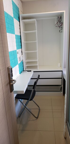 Deluxe Double Room, 1 Queen Bed, Private Bathroom, City View | Laptop workspace, free WiFi - Sunrise International - Boutique Hostel (Kowloon)
