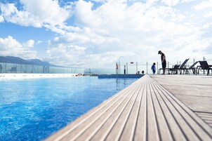 屋外プール、サンラウンジャー