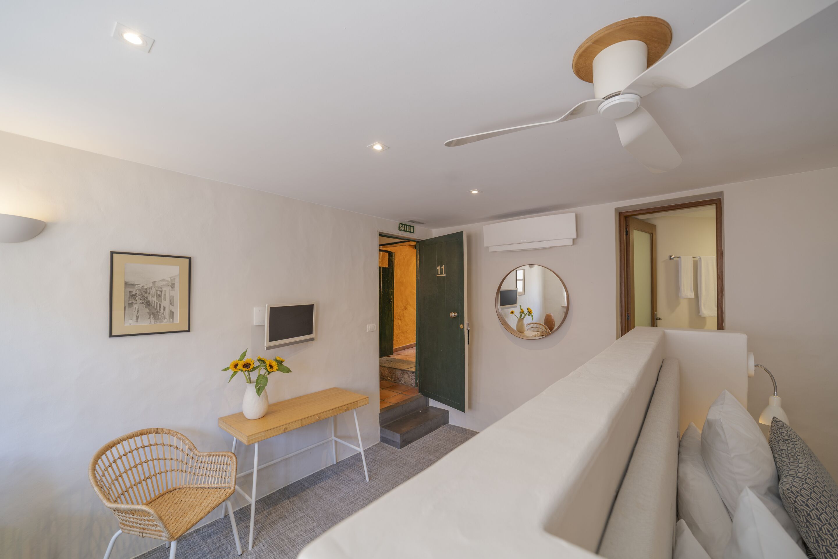 comfort double room, 1 queen bed | 1 bedroom, in-room safe, free wifi