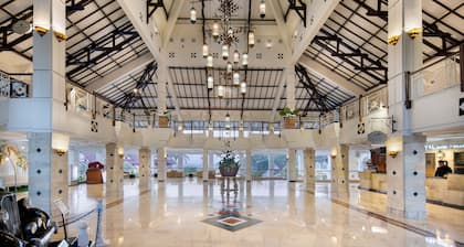 Royal Hotel and Villa Batu