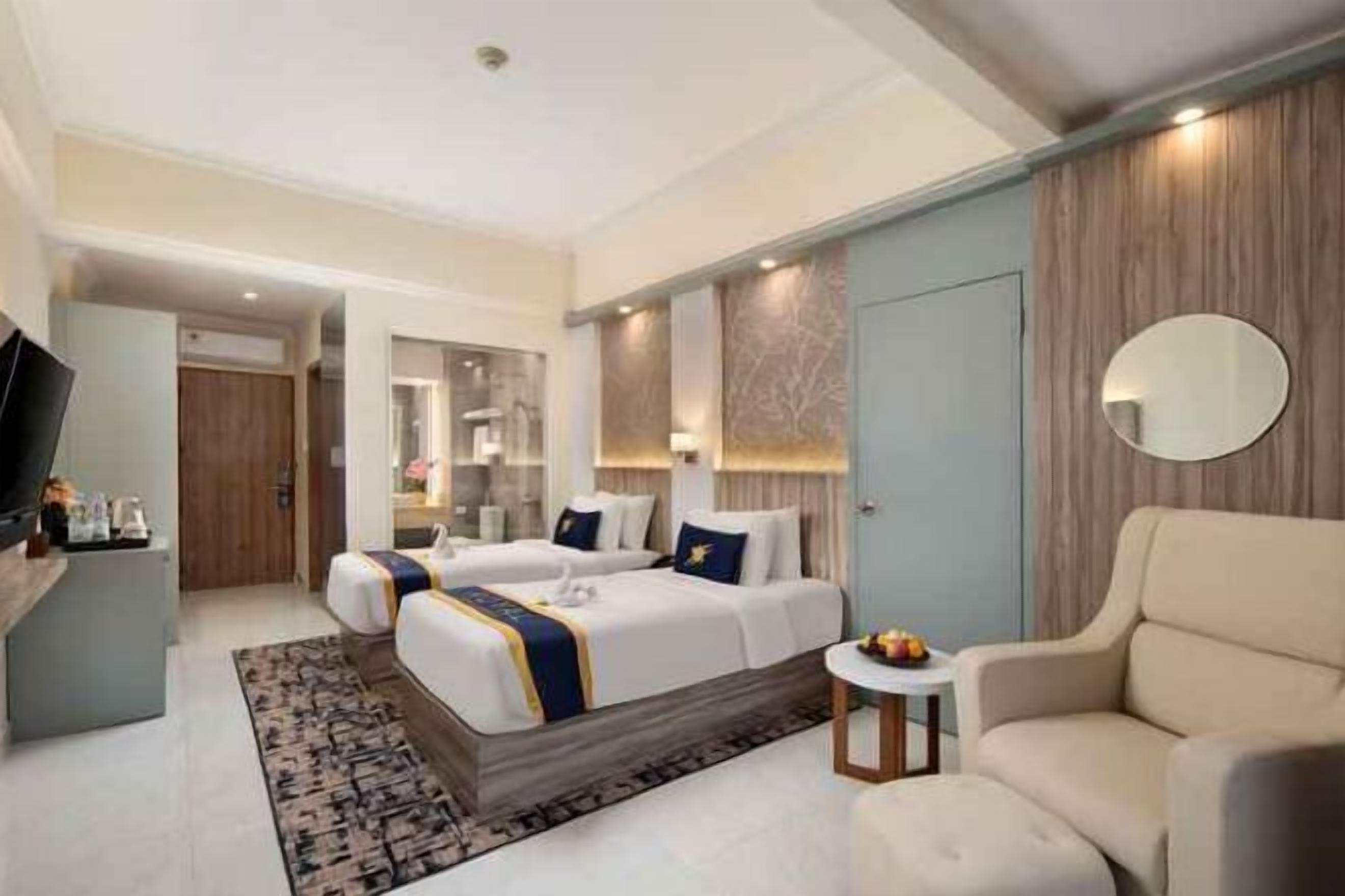 Minibar, in-room safe, soundproofing, free WiFi