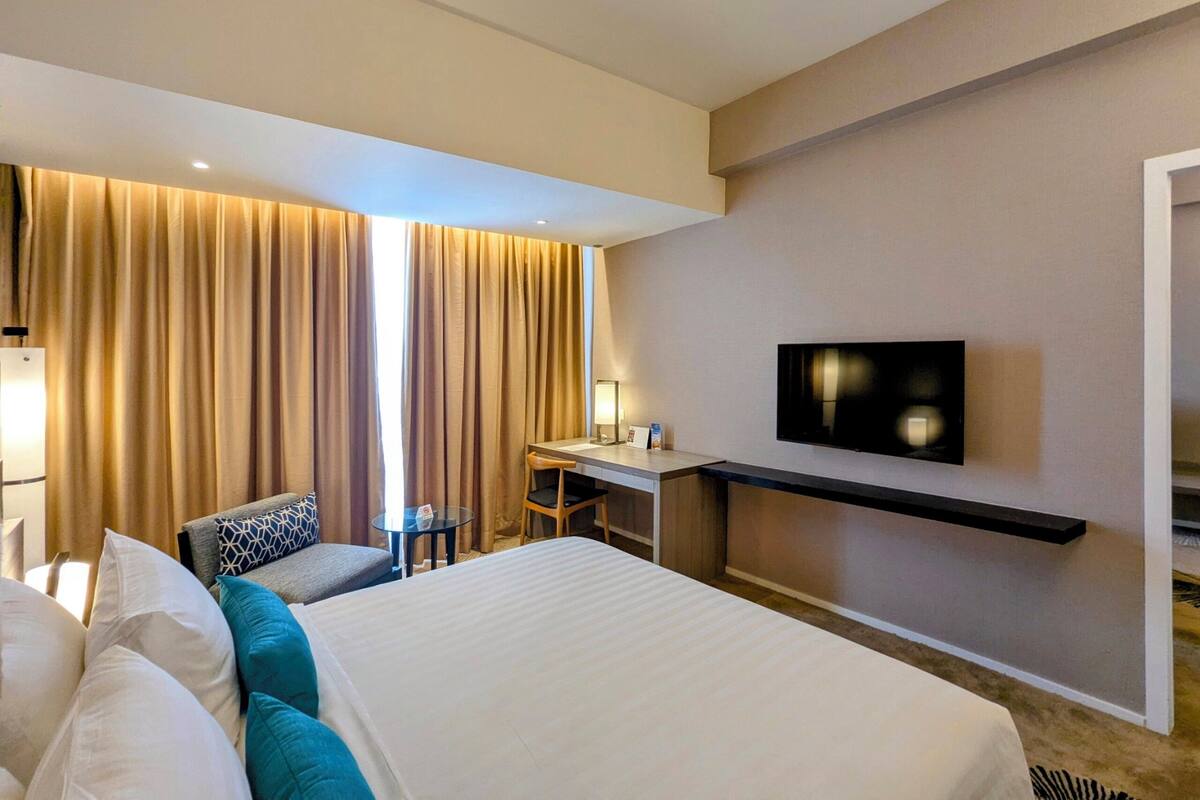 Junior Double Room | Premium bedding, minibar, in-room safe, desk