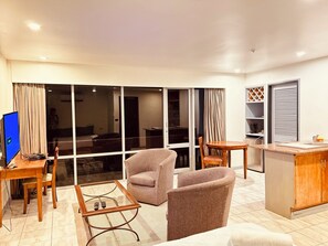 Estudio Deluxe | Decoración individual, mobiliario individual, escritorio