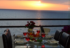 2 restaurants, breakfast, lunch, dinner served; Turkish cuisine