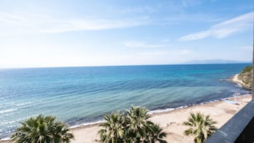 Standard Deniz Manzarali Double + Tek yatakli Oda | SÀngtillbehör av högsta kvalitet och minibar