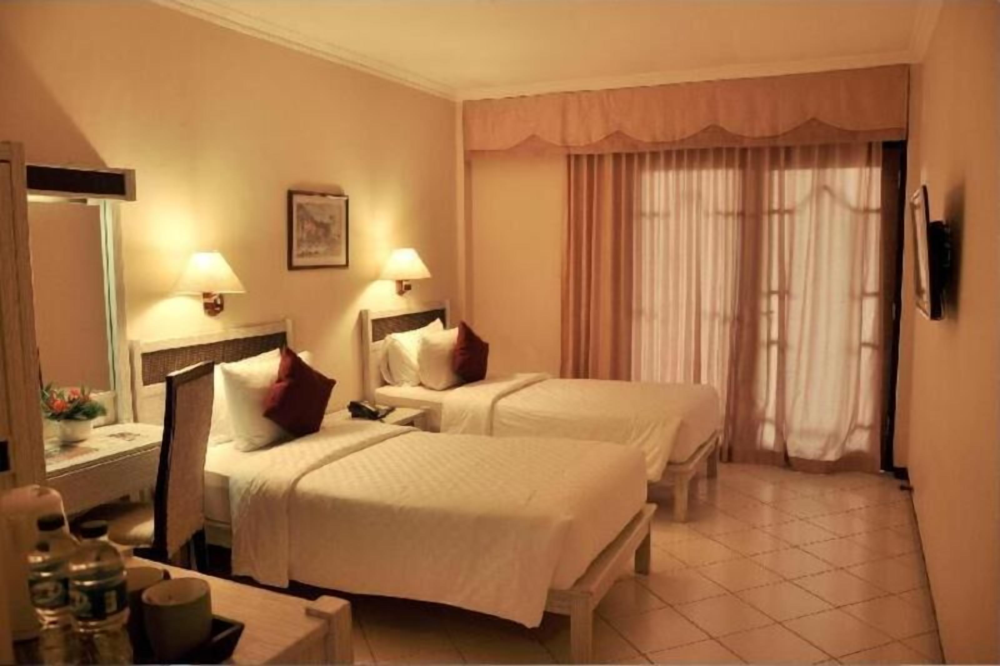 Minibar, in-room safe, desk, soundproofing